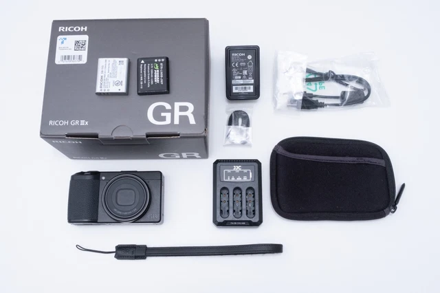 Ricoh GR IIIx MINT w/Extras + FREE SHIPPING