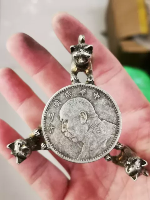 Sublime Chinese. Collection Miao Silver 1 Yuan Coin Inlay Cats wax platform. Y87