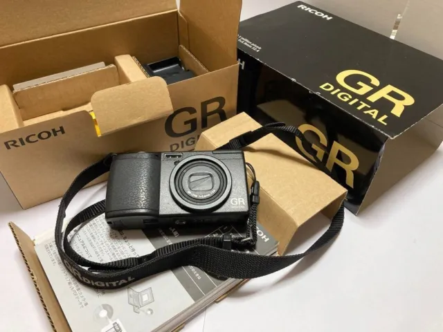 RICOH GR Digital 8.1MP Black Compact Digital Camera JAPAN with Box Free Shipping