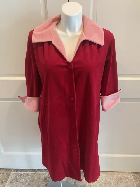 Vintage Vanity Fair Women’s Housecoat Robe Nightgown Size Medium 1960-70’s Red