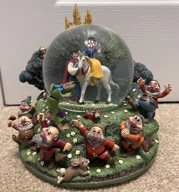 DISNEY SNOW WHITE & Seven Dwarfs Musical Snow Globe Prince Castle