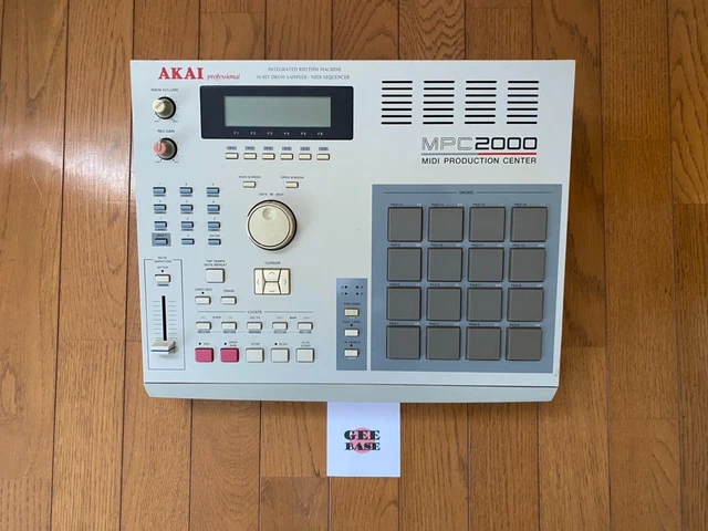 Akai MPC2000 Professional MIDI Production Center Drum Machine Sampler Working