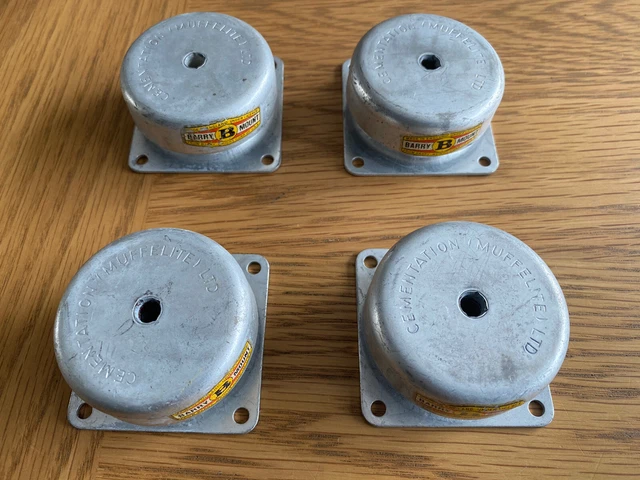 Military Vehicle Radio Anti_Vibration Mounts X4   Fv2062788