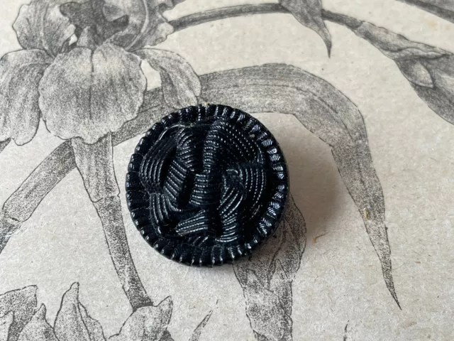 Grand bouton ancien en verre noir à décor graphique Fin XIXe Collection