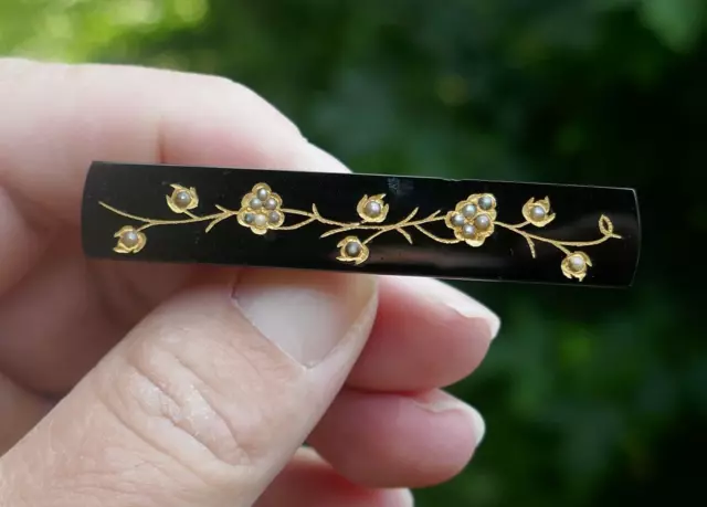 Beautiful Victorian 14K Yellow Gold & Jet Brooch With Inlaid Seed Pearls