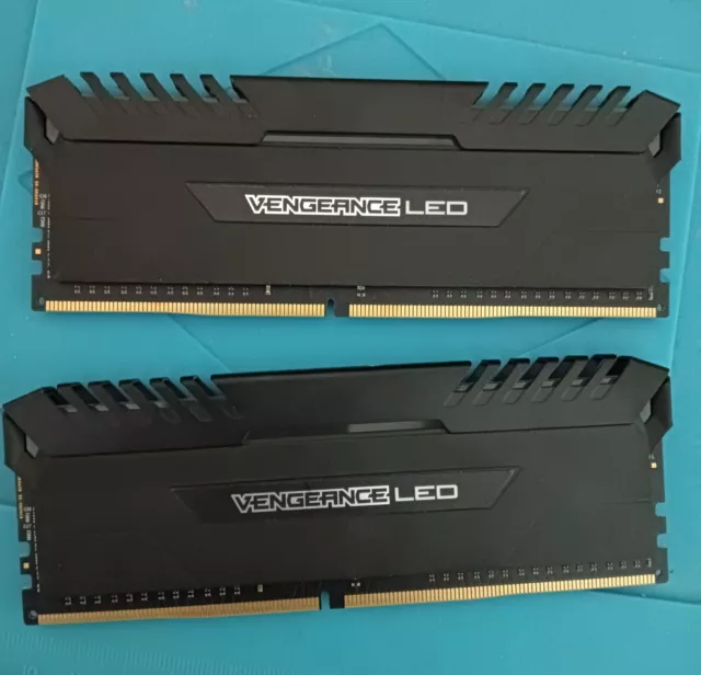 2 BANCHI RAM Vengeance LED 8GB DDR4 3000Mhz 2 8 CMU16GX4M2C3000C15 EUR 50 00 PicClick IT