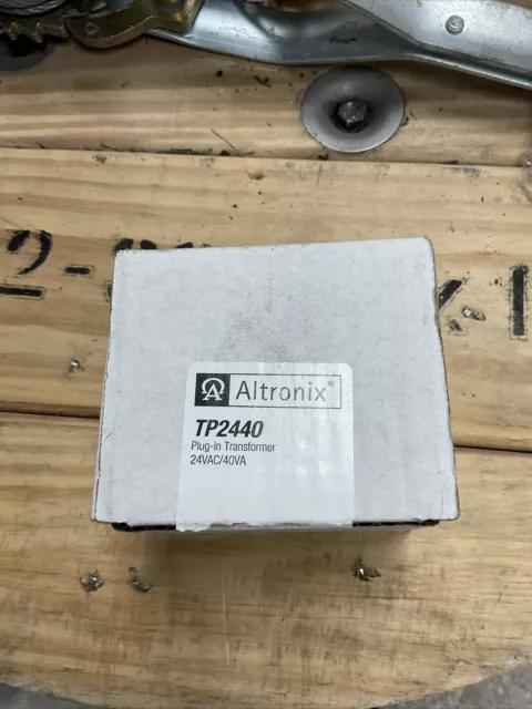 ALTRONIX TP2440 Plug-in Transformer 24VAC/40VA