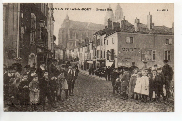 SAINT NICOLAS DE PORT - Meurthe et Moselle - CPA 54 - Enfants grande rue TB Plan