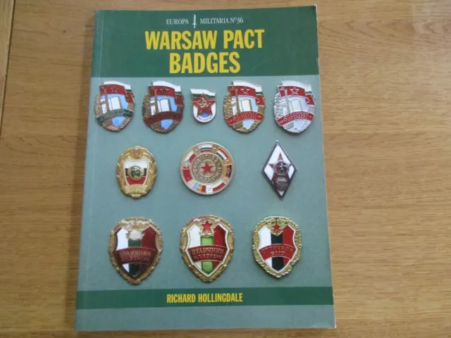 Crowood Press - Warsaw Pact Badges Pactes Varsovie Pologne Insignes
