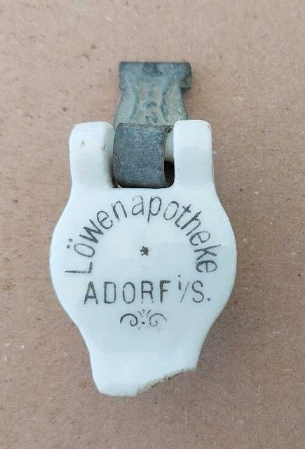 Alter Flaschenverschluss LÖWENAPOTHEKE ADORF I/S.(achsen)