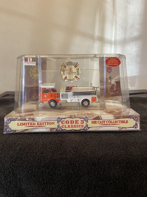 Code 3 2000 Firehouse Expo Crown Pumper E3