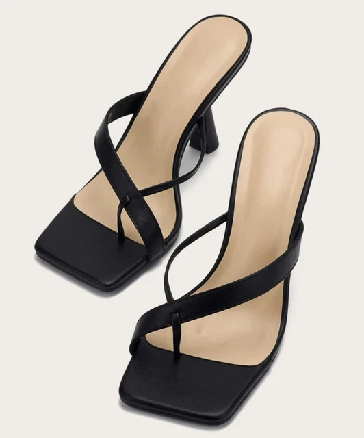 Women’s party shoe pyramid heel