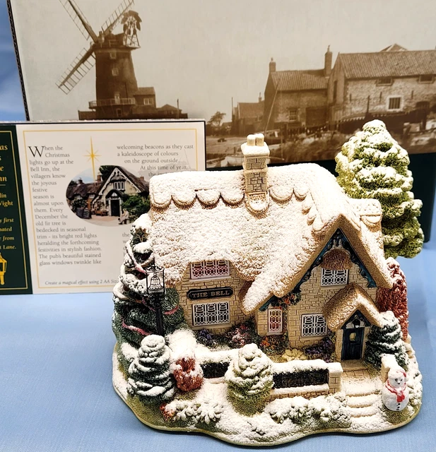LILLIPUT LANE COTTAGES. Winter At Moot Hall Keswick. Special