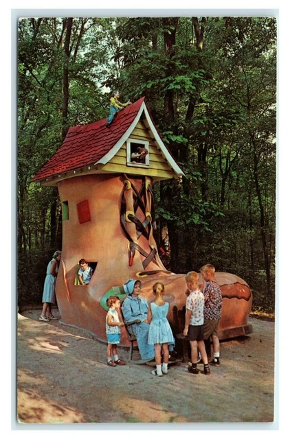 Postcard Story Book Forest on US 30 near Ligonier PA "Old Lady in the Shoe" M44