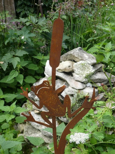 FROSCH IM SCHILFROHR Gartenstecker Gartendekoration Teich Bachlauf