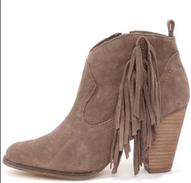 744 Steve Madden Ponncho Taupe Suede Fringe Booties 9