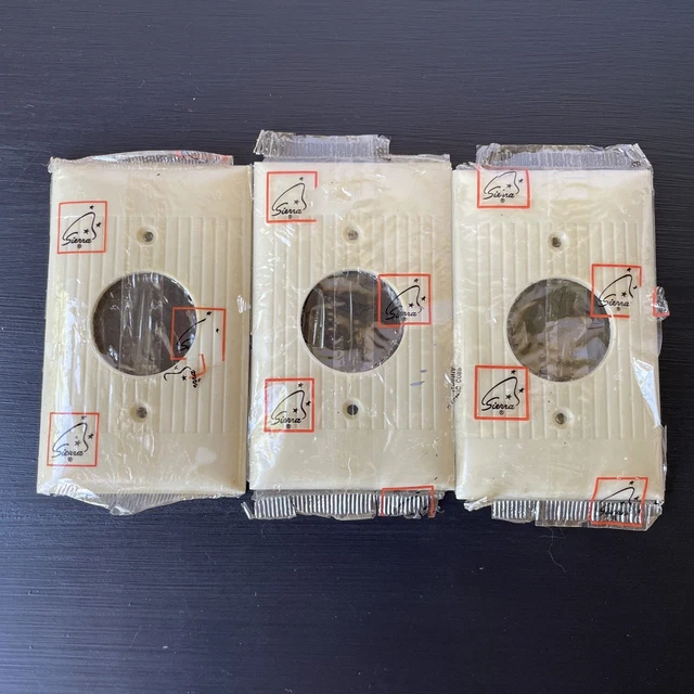 Sierra Ribbed Ivory Plastic Round Outlet Wall Cover Plate Lot of Three