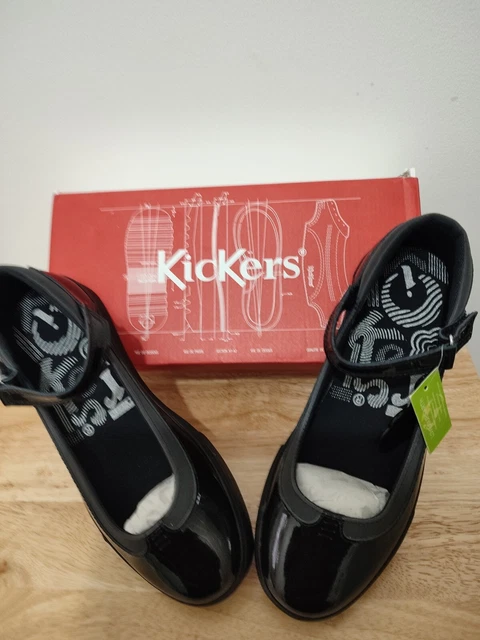 Flat shoes best sale kickers
