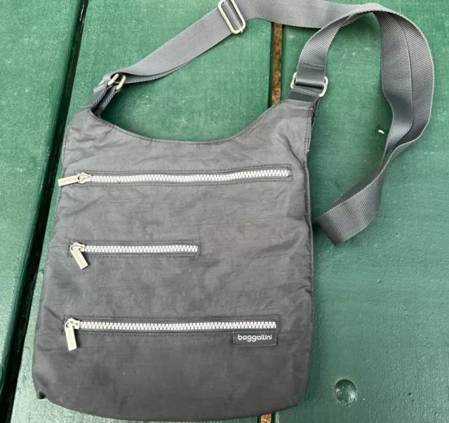 Baggallini Cross City Bag Crossbody Gray Travel Purse Nylon Adjustable Strap EUC
