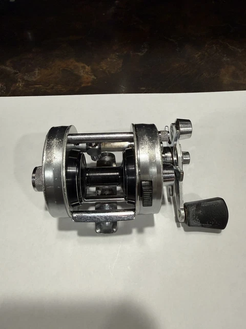 VTG ABU GARCIA AMBASSADEUR SILVER 2500C BAITCASTING REEL S/N