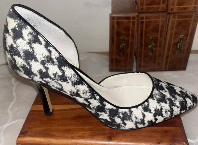 Anne Klein AK Zya Black and White High Heels Pump Shoes Sz. 9 3