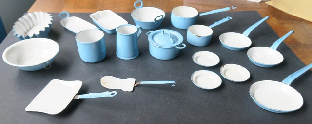 Dînette Ancienne 1950 – Série De 5 Casseroles émaillées, Jouet Français, Très Bon état