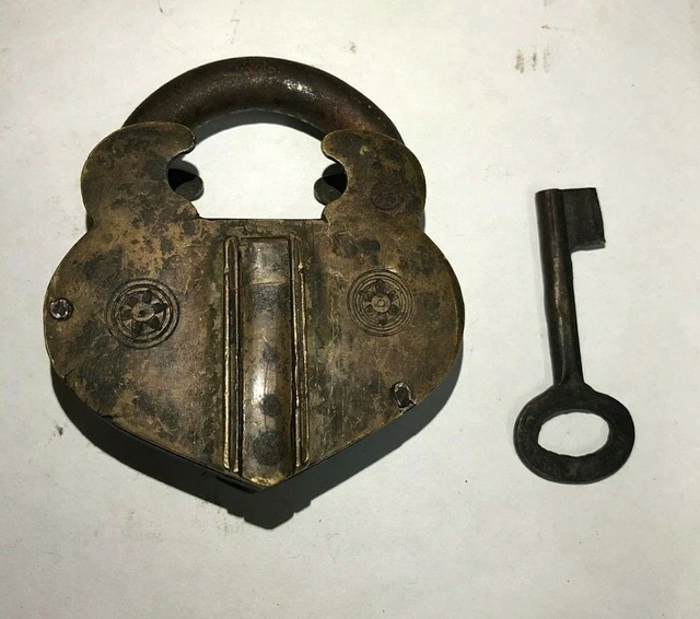 Ein Altes Vintage Messing Einzigartiges Herzform Ticky Vorhängeschloss Mit...