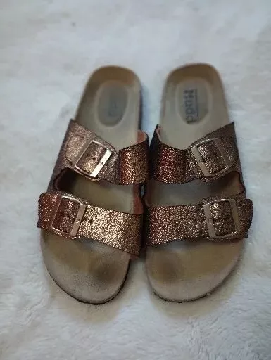 Mudd Cork Sole Flatbed Sandals Womens Sz 9.5 M Gold Double Strap Buckles A8