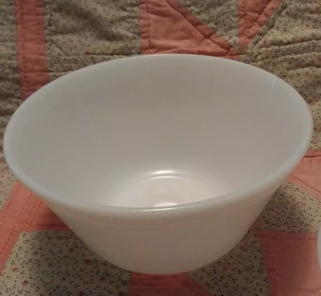 2 Federal Oven Ware White Milk Glass Nesting Mixing Bowls 8”  & 6” Diameter EUC 3