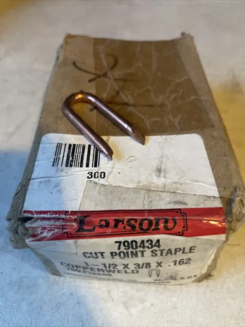 Box of 90 Larson Cut Point Copper Staples 1-1/2 x 3/8 x .162