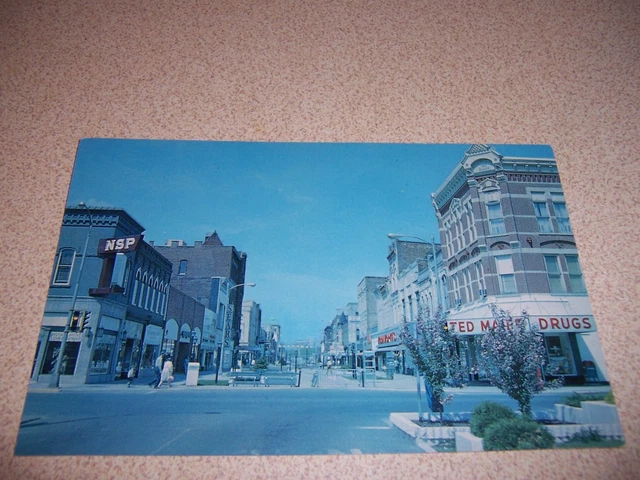 1960s MAIN STREET SCENE DOWNTOWN WINONA MINNESOTA VTG POSTCARD