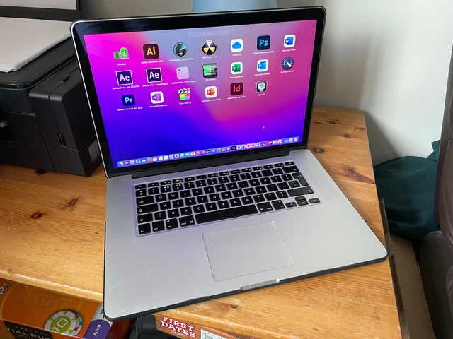 Macbook Pro 15" 3.7GHz Quad Core i7 *NEW* 2TB SSD 16GB RAM RADEON (1)