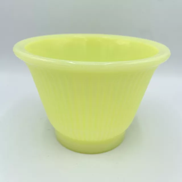 Vintage Manning-Bowman Yellow Opalescent Custard Ribbed Glass Mixing Bowl-Nice!