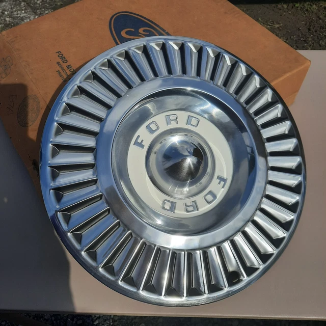 Nos Wheel Hub Cap Ford  1957 T-Bird B7A-1130-B Fairlane 56 55 ?