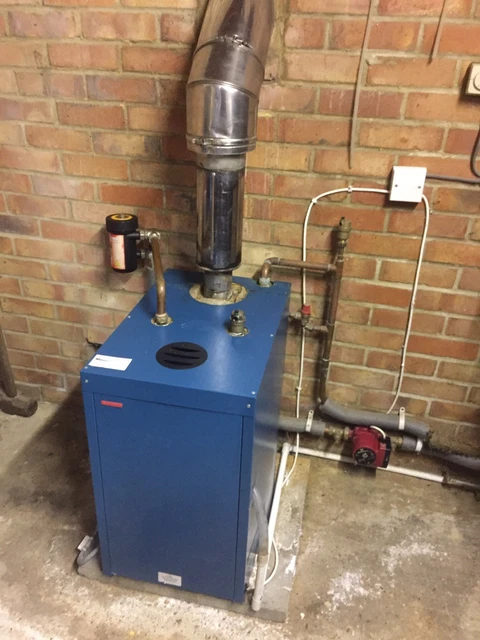 WARMFLOW B-SERIES CONDENSING oil Boiler B70HE with Vertical Flue a all  Sundries £750.00 - PicClick UK