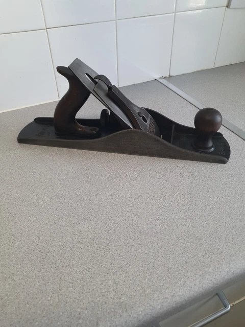 VINTAGE 1930's STANLEY/BAILEY No 5 1/2 PLANE, MADE IN USA. IN GOOD ORDER. USED.