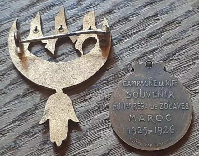 Lot médaille 1° Zouaves Maroc 1925-26 et insigne des Anciens Armée d'Afrique 2