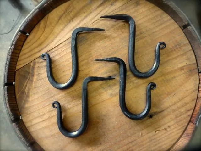 4 BLACK WROUGHT IRON DRIVE-IN SPIKE WALL HOOK RUSTIC ANTIQUE STYLE barn hardware
