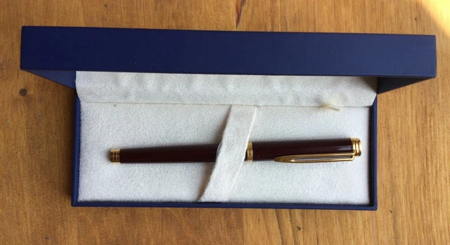 Stylo Plume Waterman PREFACE Laque Rouge - Plume En Or Massif 18 Carats - Occasion Superbe