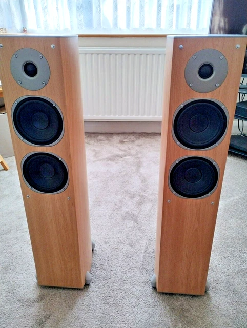 ELTAX MIRAGE 10I Speakers in excellent condition- oak colour £25.00 ...