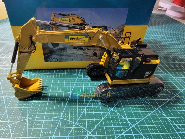 Diecast Masters 85571 – Pelle Caterpillar 323 échelle 1/50, 18,3 Cm, Métal, Reproduction Officielle CAT, à Partir De 14 Ans