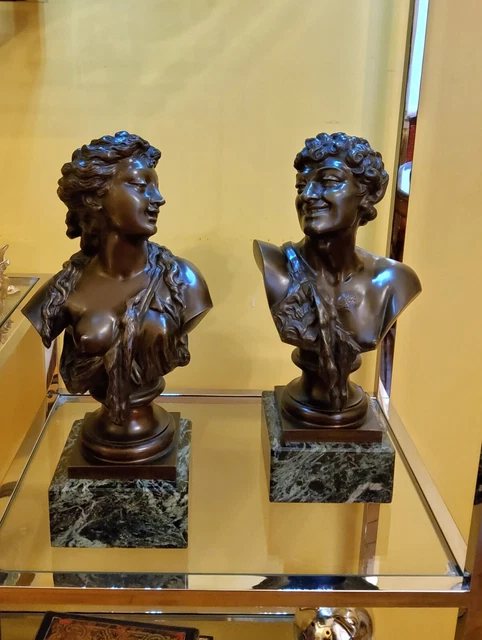 Paire de bustes en Bronze patiné "Satyre lutinant une bacchante" XIXéme France