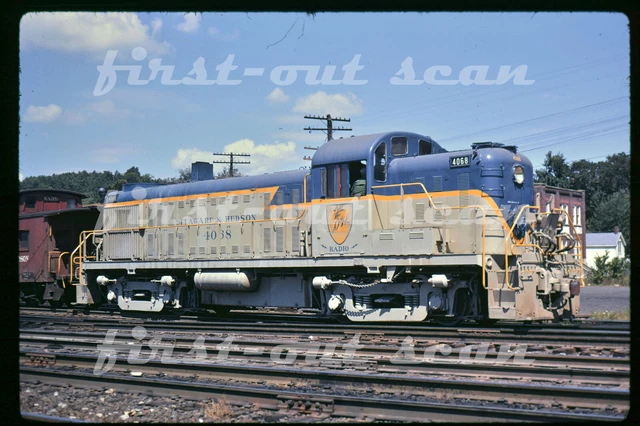 F Original Slide - Delaware & Hudson D&H 4068 ALCO RS-3 August 1971