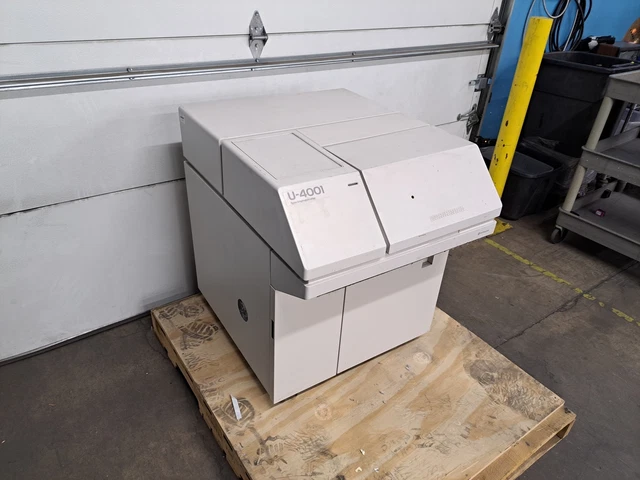 Hitachi  U-4001 Spectrophotometer