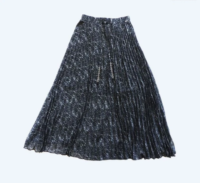 Jupe Courte IKKS En Soie – Gris Avec Motifs Parme, Taille 38 – Très Bon état