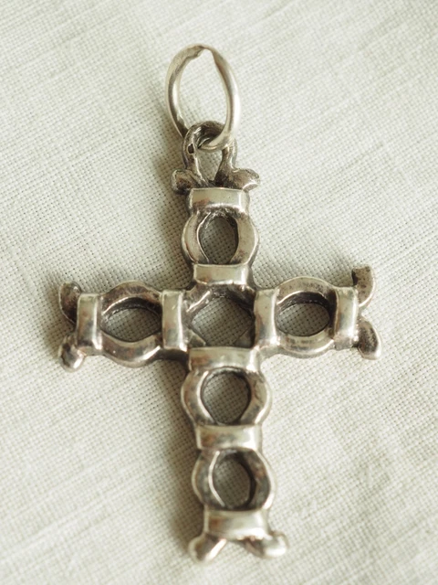 Broche Ancienne En Argent Signée Toulhouat – Bijou Vintage Français – Occasion Porté