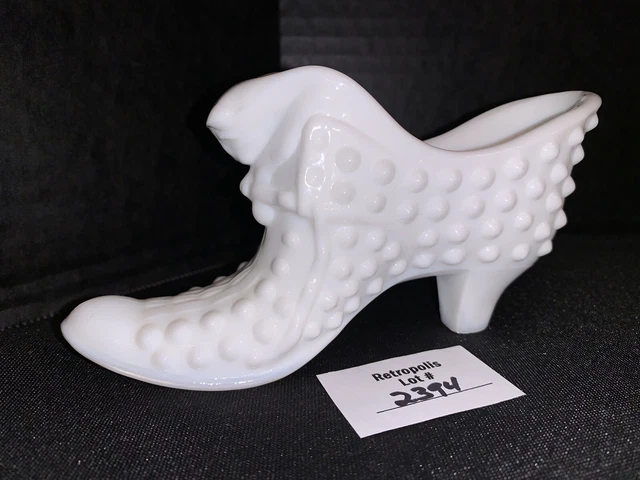 Vintge Fenton White Hobnail Victorian Milk Glass Cat in Shoe