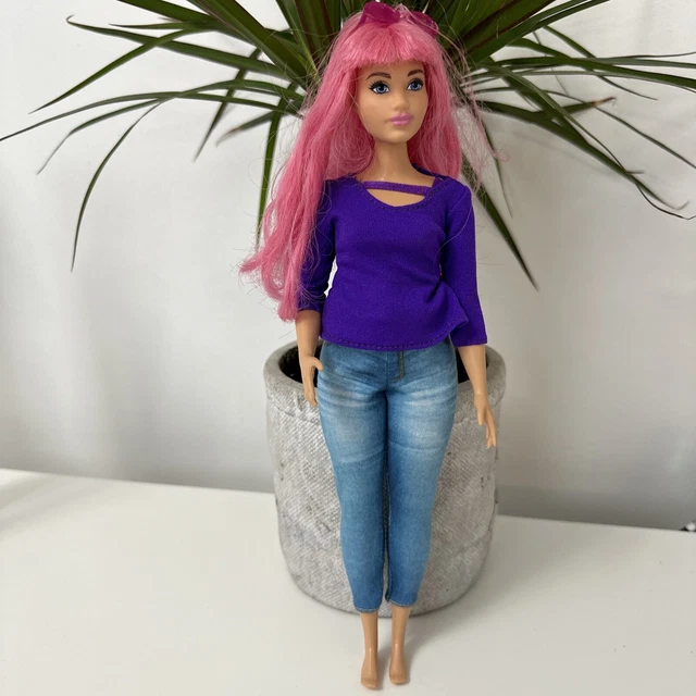 BARBIE DREAMHOUSE ADVENTURES Daisy Doll Pink Hair Curvy 11” Doll $14.99 ...