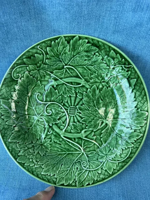 Wedgwood Majolica Green Glazed Basket Weave Plate, English, c.1885 Good Rare