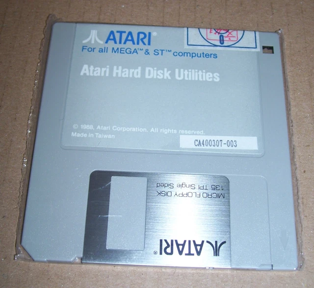 Classeur Atari 1040 ST D'époque – 42 Disquettes Et Intercalaires – Vintage